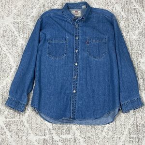 92.Levi’s denim mens button down